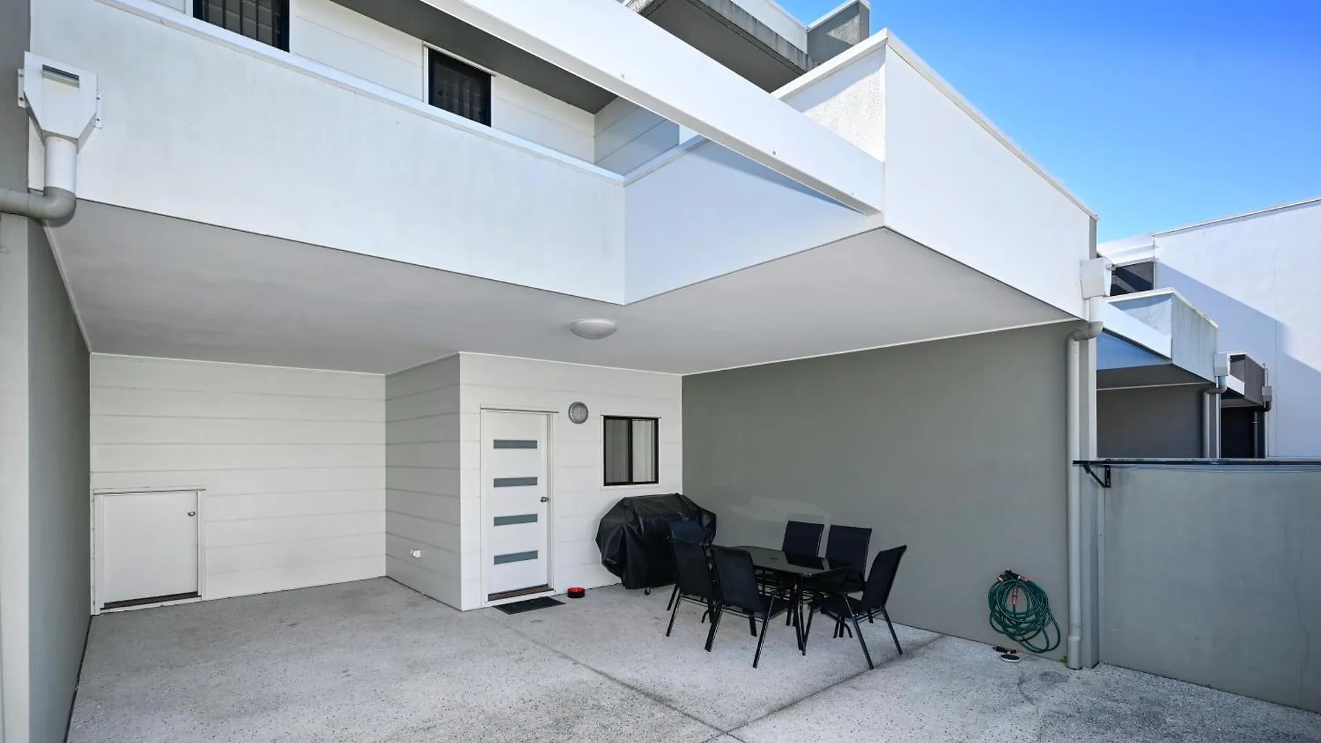 Stylish Maroochydore Delight - 3 Bed, 2 Bath Holiday home
