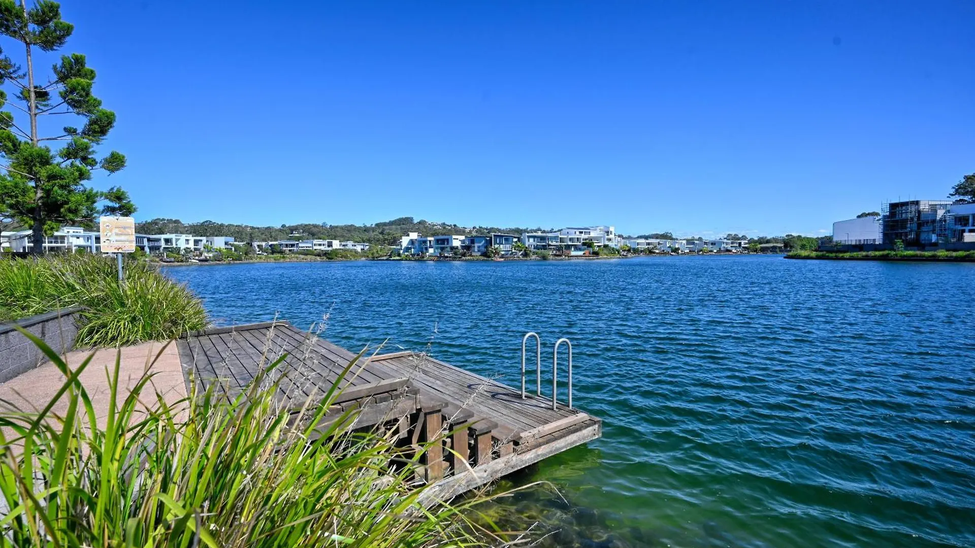 Stylish Maroochydore Delight - 3 Bed, 2 Bath