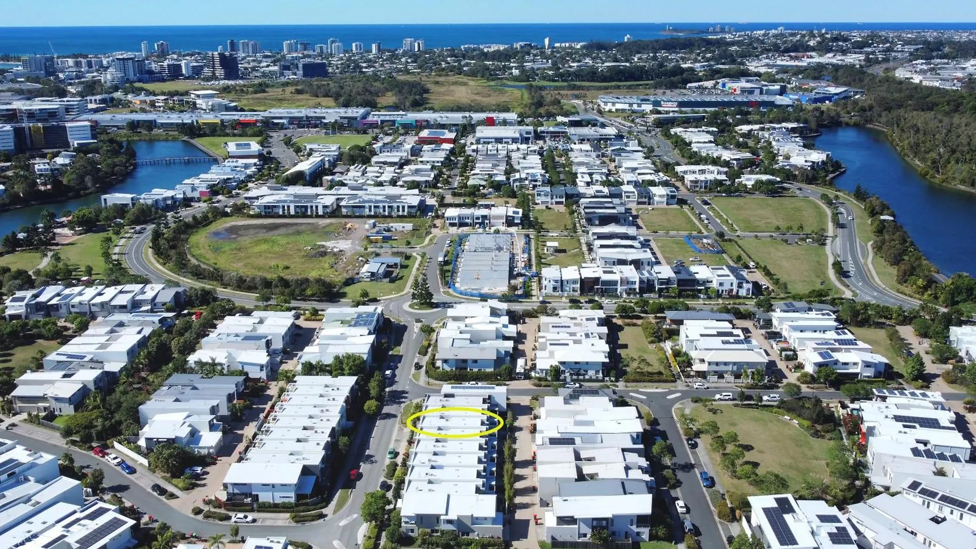 Stylish Maroochydore Delight - 3 Bed, 2 Bath